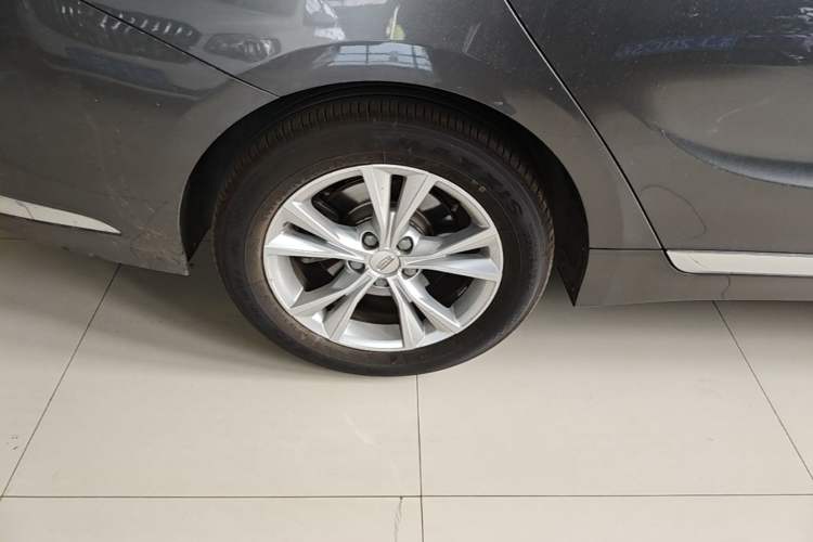 Used Geely Auto Emgrand GT 2020 1.8T Flagship Edition Right Rear Wheel Hub