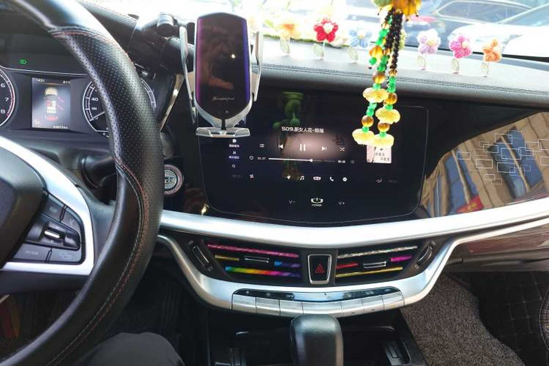 Used Geely Auto Emgrand GT 2020 1.8T Flagship Edition Audio And AC Panel