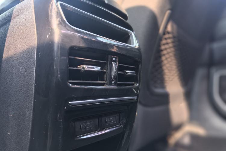 Used Geely Auto Emgrand GT 2020 1.8T Flagship Edition Interior 3