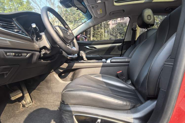 Used Geely Auto Emgrand GT 2020 1.8T Flagship Edition Interior 9