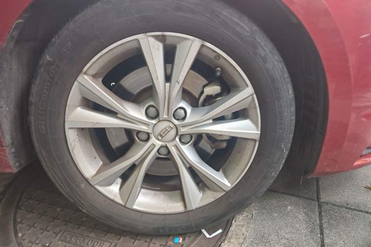 Used Geely Auto Emgrand GT 2020 1.5T MHEV Yaoxiang Edition Right Front Wheel Hub