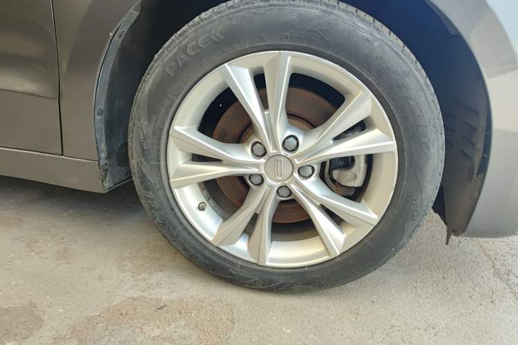 Used Geely Auto Emgrand GT 2020 1.5T MHEV Yaoxiang Edition Right Front Wheel Hub