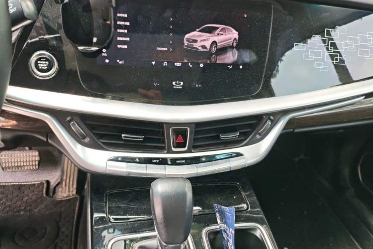 Used Geely Auto Emgrand GT 2020 Revised 1.8T Navigation Edition Audio And AC Panel