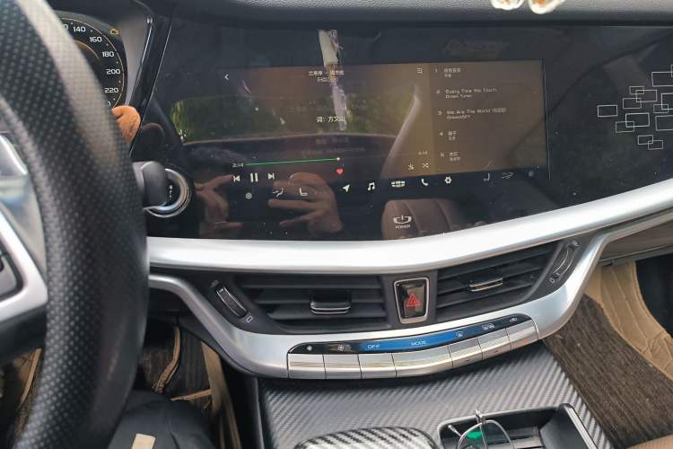 Used Geely Auto Emgrand GT 2020 1.5T MHEV Yaozun Edition Audio And AC Panel