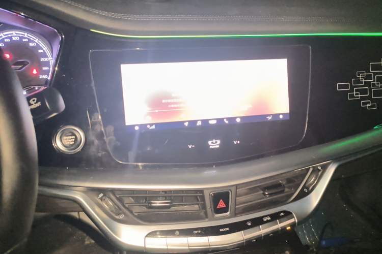 Used Geely Auto Emgrand GT 2020 Revised 1.8T Navigation Edition Audio And AC Panel