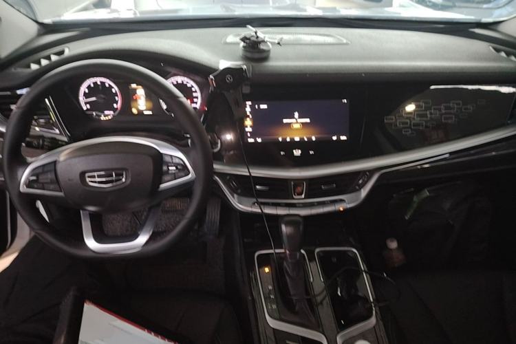Used Geely Auto Emgrand GT 2020 Revised 1.8T Navigation Edition Center Console