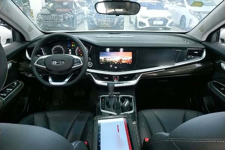 Used Geely Auto Emgrand GT 2020 Revised 1.8T Navigation Edition Center Console