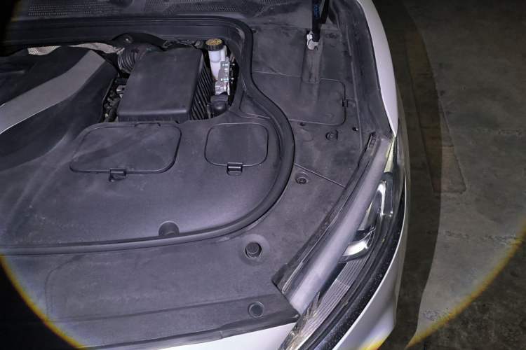 Used Geely Auto Emgrand GT 2020 Revised 1.8T Navigation Edition Engine Bay Left
