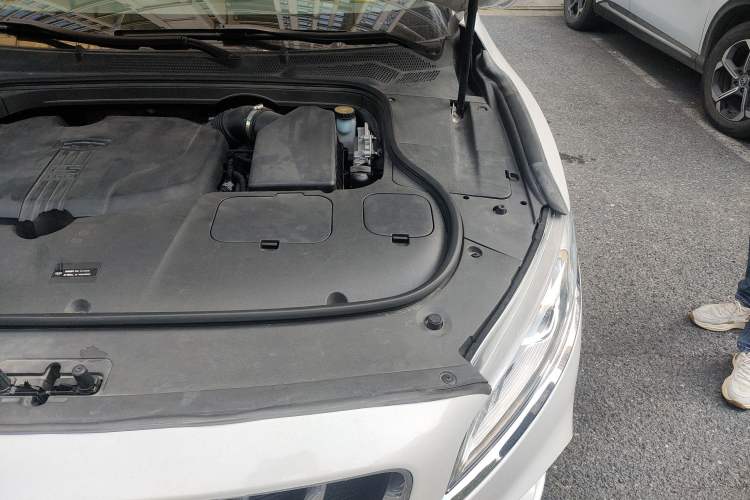 Used Geely Auto Emgrand GT 2020 1.5T MHEV Yaoxiang Edition Engine Bay Left