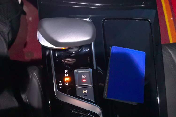 Used Geely Auto Emgrand GT 2020 1.5T MHEV Yaoxiang Edition Gear Lever