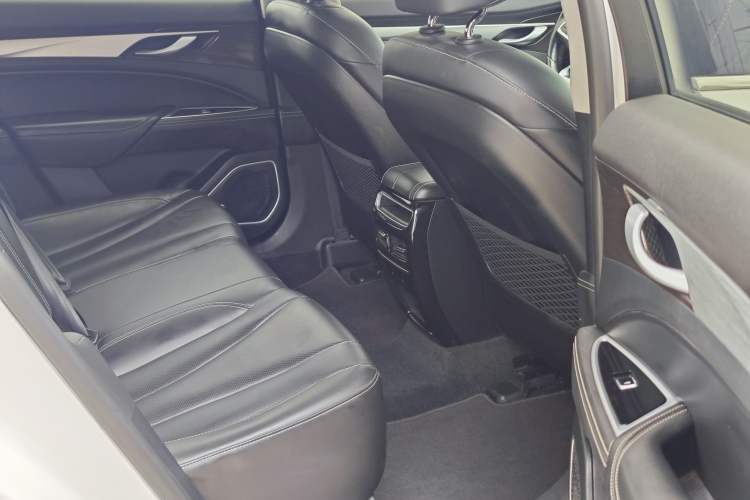 Used Geely Auto Emgrand GT 2020 1.5T MHEV Yaoxiang Edition Interior 3