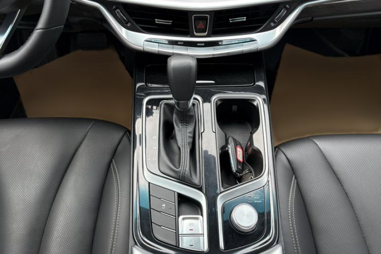 Used Geely Auto Emgrand GT 2020 Revised 1.8T Navigation Edition Interior 9
