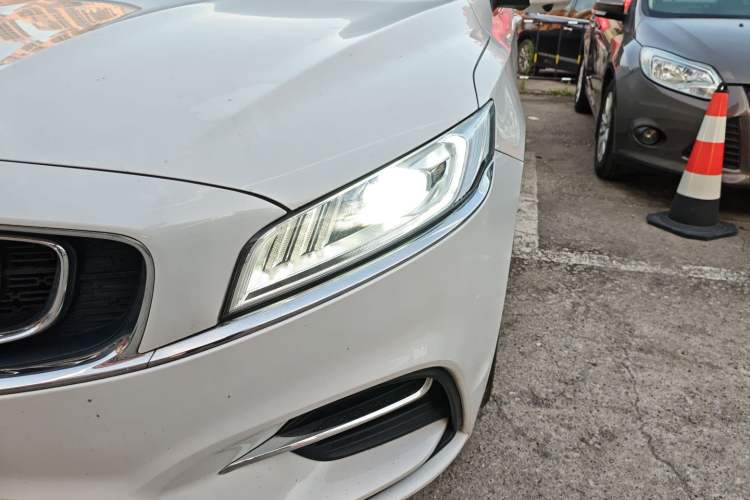Used Geely Auto Emgrand GT 2020 1.5T MHEV Yaoxiang Edition Left Front Headlight