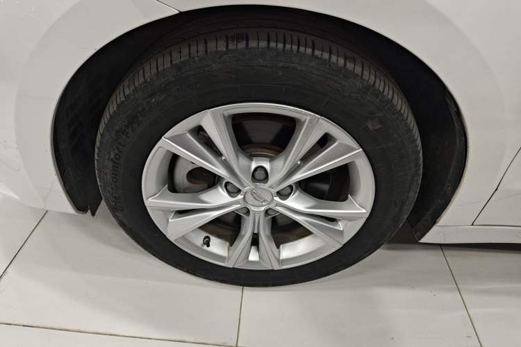 Used Geely Auto Emgrand GT 2020 Revised 1.8T Navigation Edition Left Front Wheel Hub