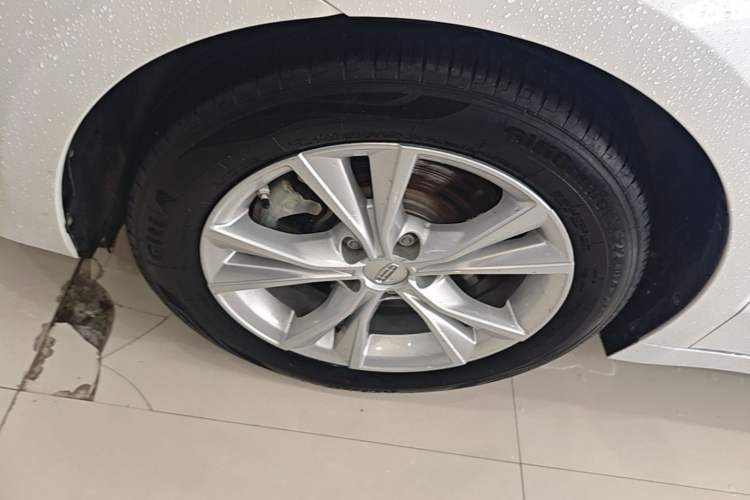 Used Geely Auto Emgrand GT 2020 1.5T MHEV Yaoxiang Edition Left Front Wheel Hub