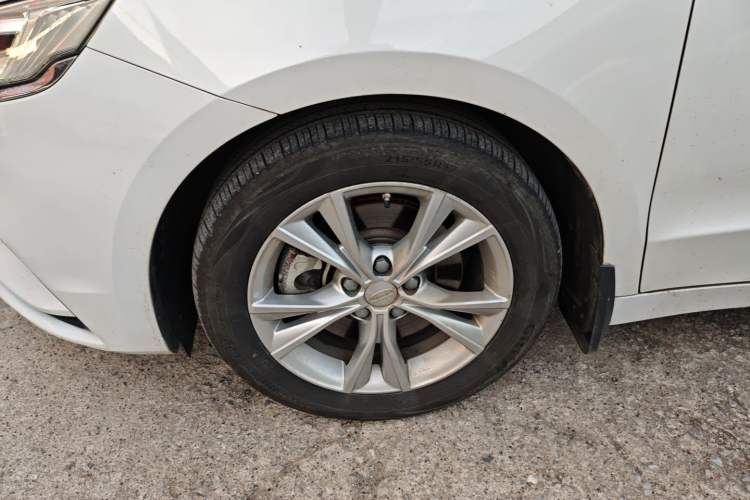 Used Geely Auto Emgrand GT 2020 1.5T MHEV Yaoxiang Edition Left Front Wheel Hub
