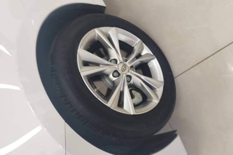 Used Geely Auto Emgrand GT 2020 1.5T MHEV Yaoxiang Edition Left Front Wheel Hub