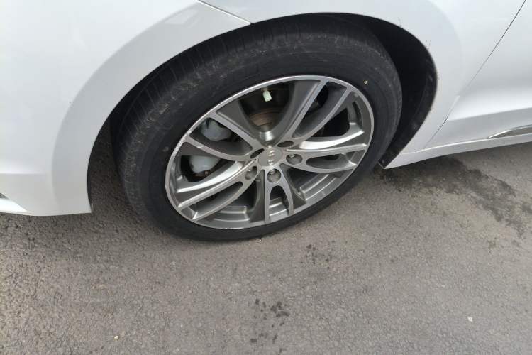 Used Geely Auto Emgrand GT 2020 1.5T MHEV Yaozhi Edition Left Front Wheel Hub