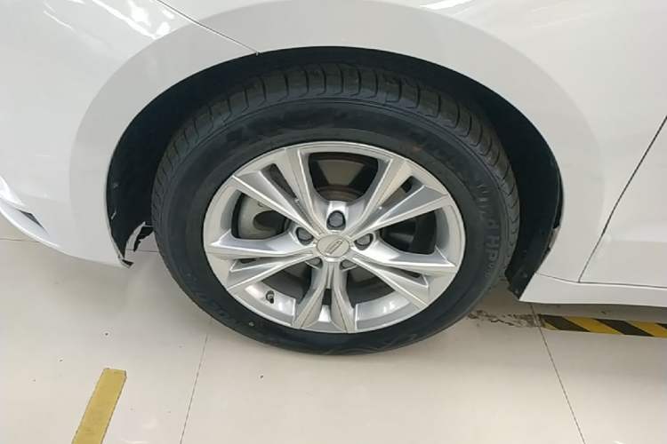 Used Geely Auto Emgrand GT 2020 Revised 1.8T Navigation Edition Left Front Wheel Hub