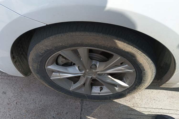 Used Geely Auto Emgrand GT 2020 Revised 1.8T Navigation Edition Left Front Wheel Hub