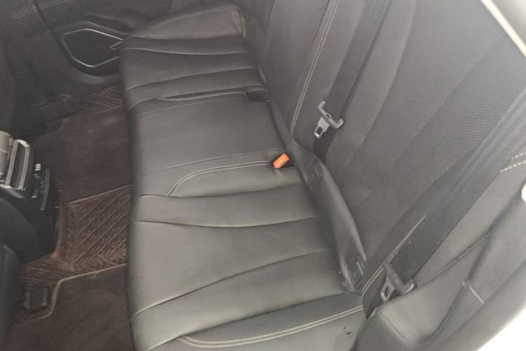 Used Geely Auto Emgrand GT 2020 1.5T MHEV Yaoxiang Edition Left Rear Seat