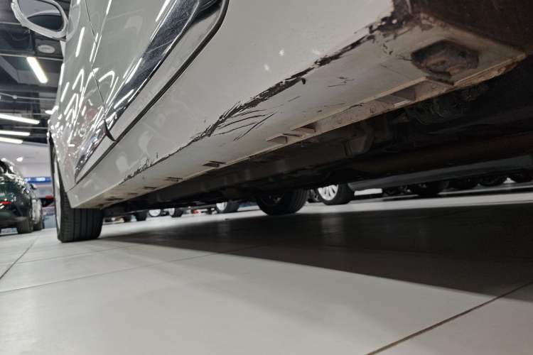 Used Geely Auto Emgrand GT 2020 Revised 1.8T Navigation Edition Left Side Sill