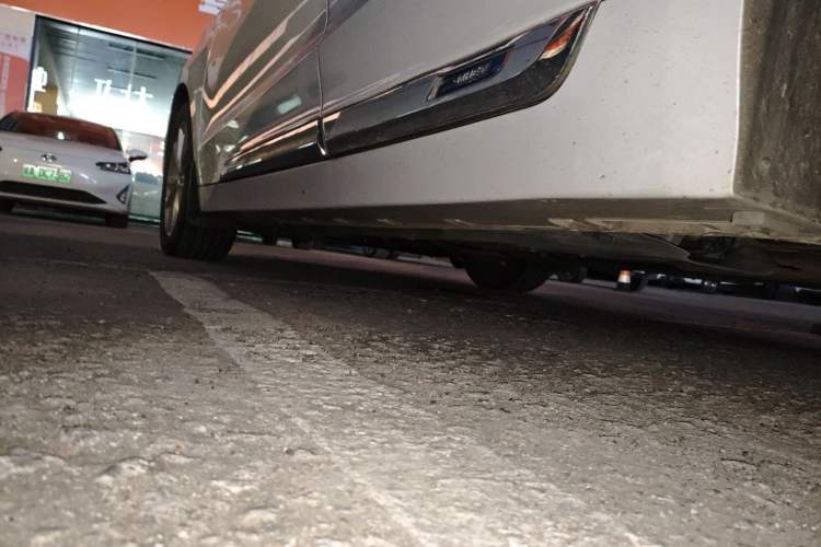 Used Geely Auto Emgrand GT 2020 1.5T MHEV Yaoxiang Edition Left Side Sill