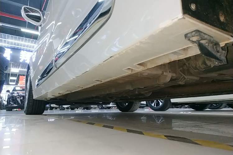 Used Geely Auto Emgrand GT 2020 Revised 1.8T Navigation Edition Left Side Sill