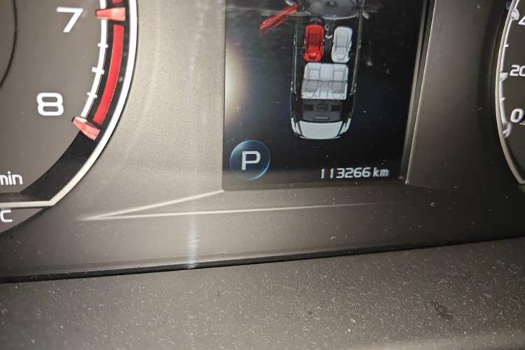 Used Geely Auto Emgrand GT 2020 1.8T Flagship Edition Odometer Close Up