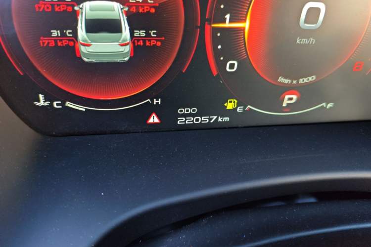 Used Geely Auto Emgrand GT 2020 1.5T MHEV Yaoxiang Edition Odometer Close Up
