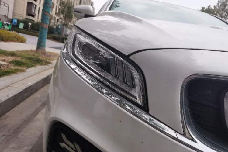 Used Geely Auto Emgrand GT 2020 1.5T MHEV Yaoxiang Edition Right Front Headlight