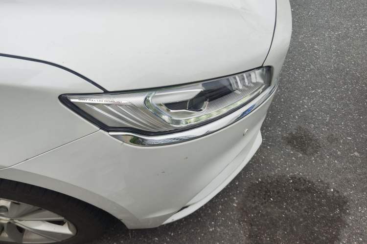 Used Geely Auto Emgrand GT 2020 Revised 1.8T Navigation Edition Right Front Headlight