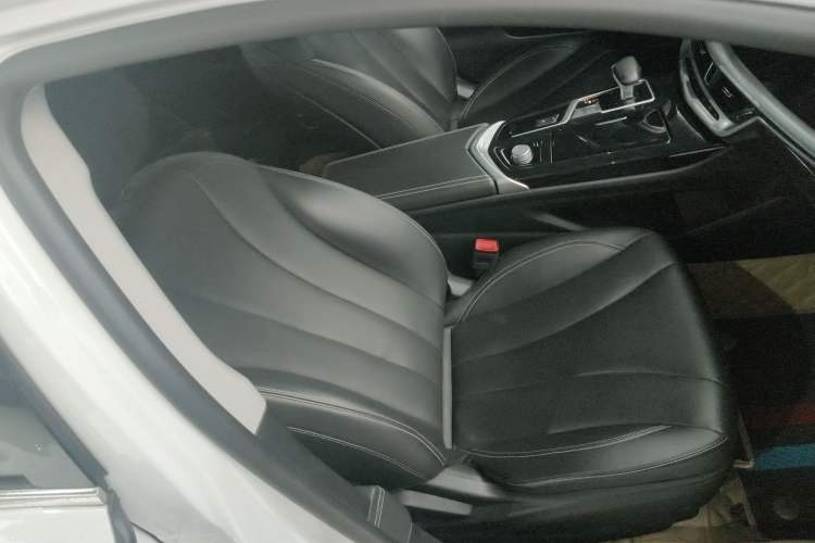 Used Geely Auto Emgrand GT 2020 1.5T MHEV Yaoxiang Edition Right Front Seat