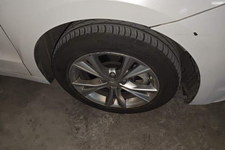 Used Geely Auto Emgrand GT 2020 1.8T Flagship Edition Right Front Wheel Hub