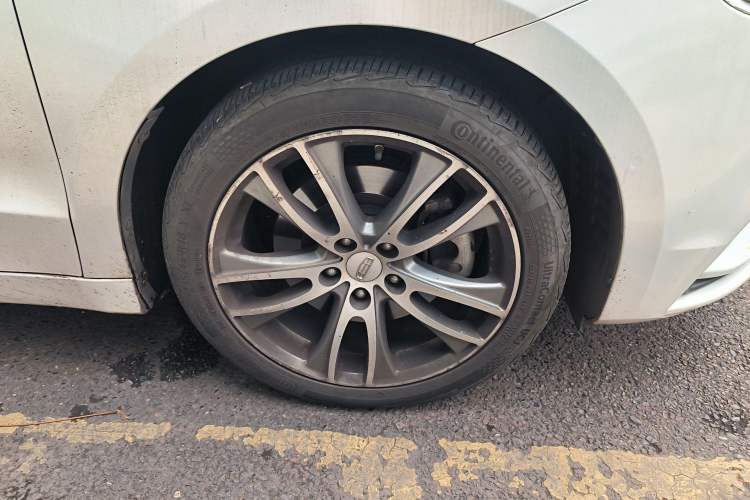 Used Geely Auto Emgrand GT 2020 1.5T MHEV Yaozun Edition Right Front Wheel Hub