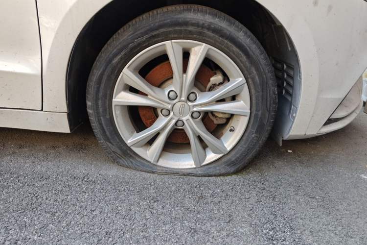 Used Geely Auto Emgrand GT 2020 1.5T MHEV Yaoxiang Edition Right Front Wheel Hub