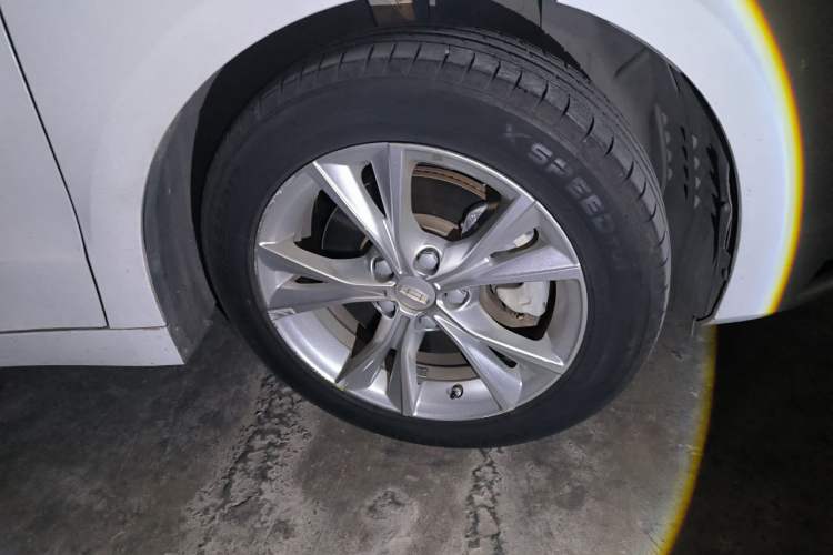 Used Geely Auto Emgrand GT 2020 Revised 1.8T Navigation Edition Right Front Wheel Hub