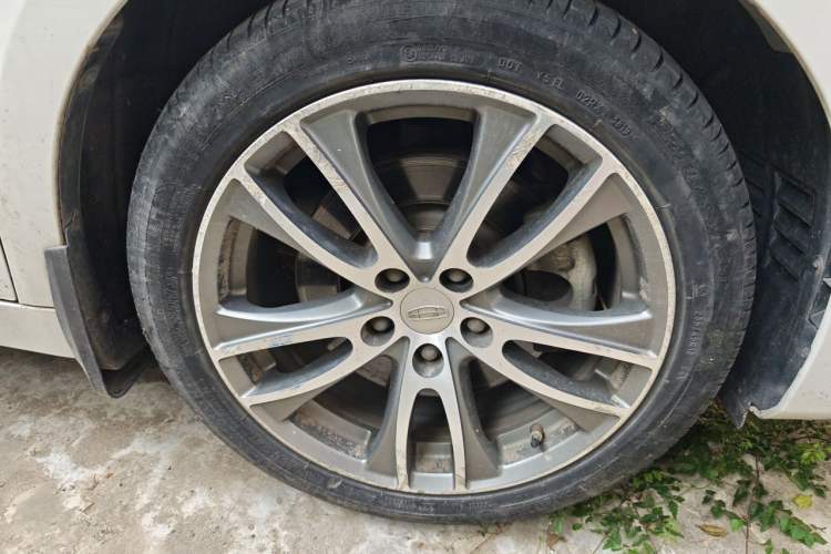 Used Geely Auto Emgrand GT 2020 1.5T MHEV Yaozun Edition Right Front Wheel Hub