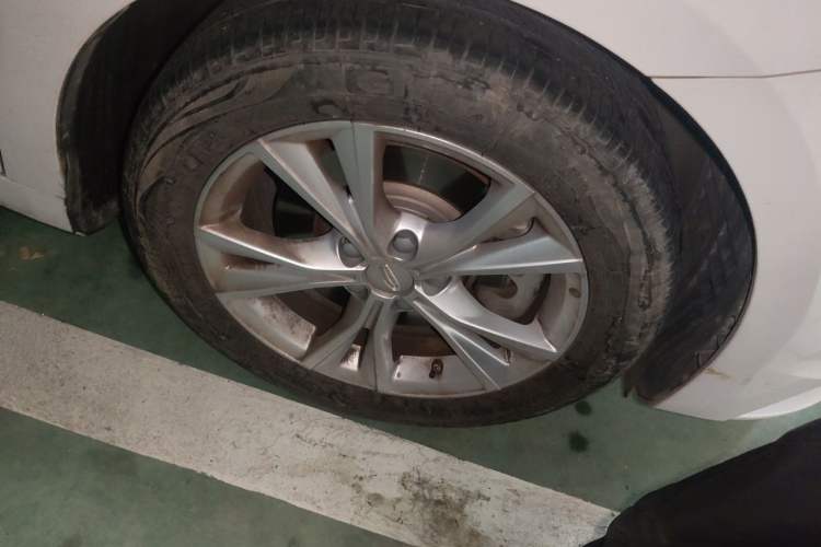 Used Geely Auto Emgrand GT 2020 1.5T MHEV Yaoxiang Edition Right Front Wheel Hub