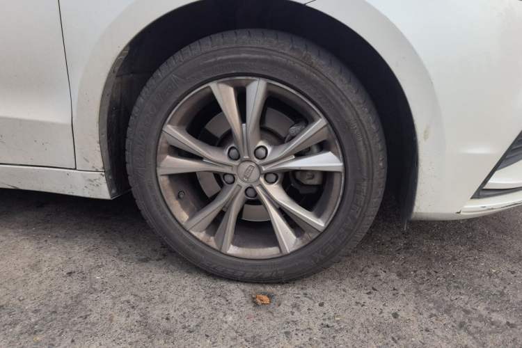 Used Geely Auto Emgrand GT 2020 Revised 1.8T Navigation Edition Right Front Wheel Hub