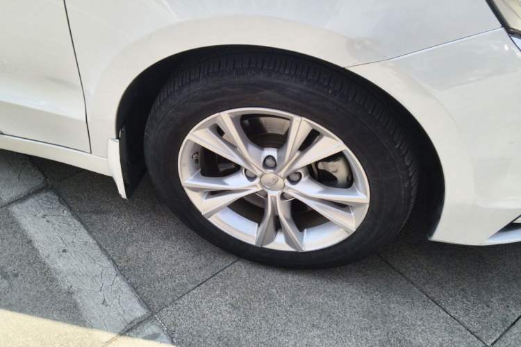 Used Geely Auto Emgrand GT 2020 1.5T MHEV Yaoxiang Edition Right Front Wheel Hub