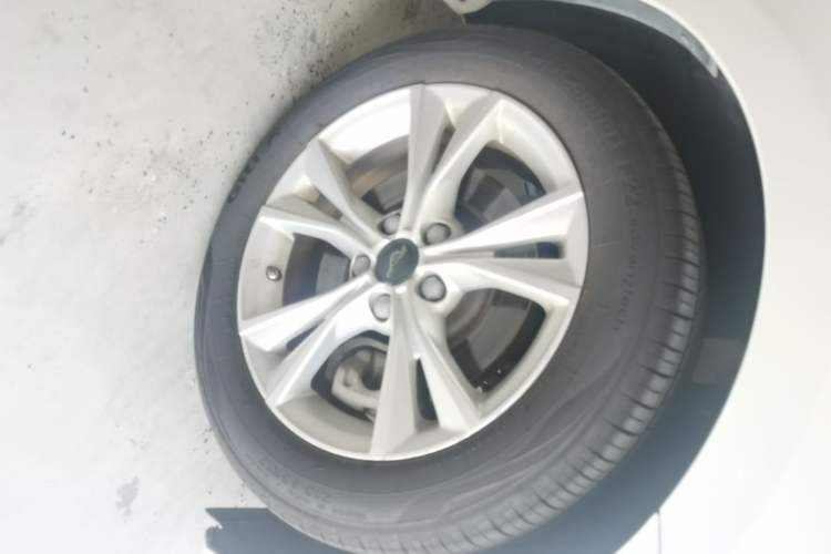Used Geely Auto Emgrand GT 2020 1.5T MHEV Yaoxiang Edition Right Front Wheel Hub