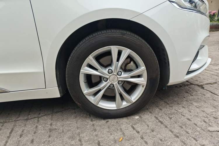 Used Geely Auto Emgrand GT 2020 Revised 1.8T Navigation Edition Right Front Wheel Hub