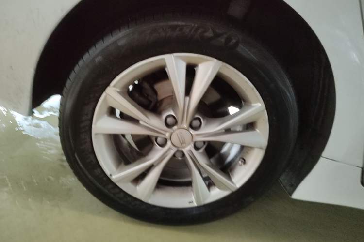 Used Geely Auto Emgrand GT 2020 Revised 1.8T Navigation Edition Right Rear Wheel Hub