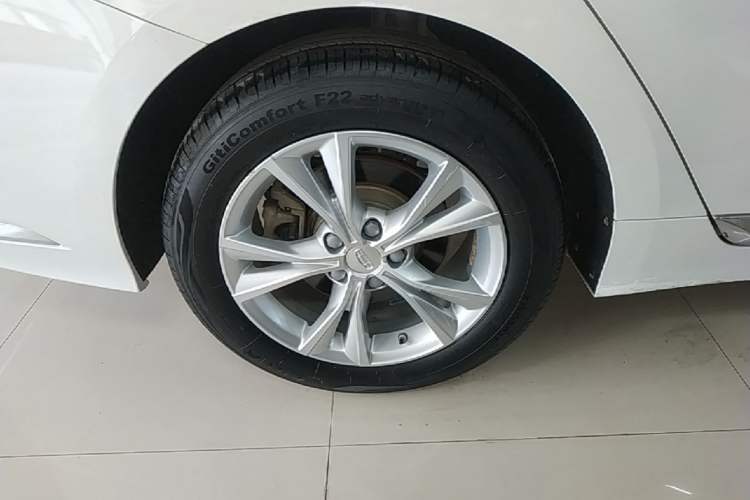 Used Geely Auto Emgrand GT 2020 Revised 1.8T Navigation Edition Right Rear Wheel Hub