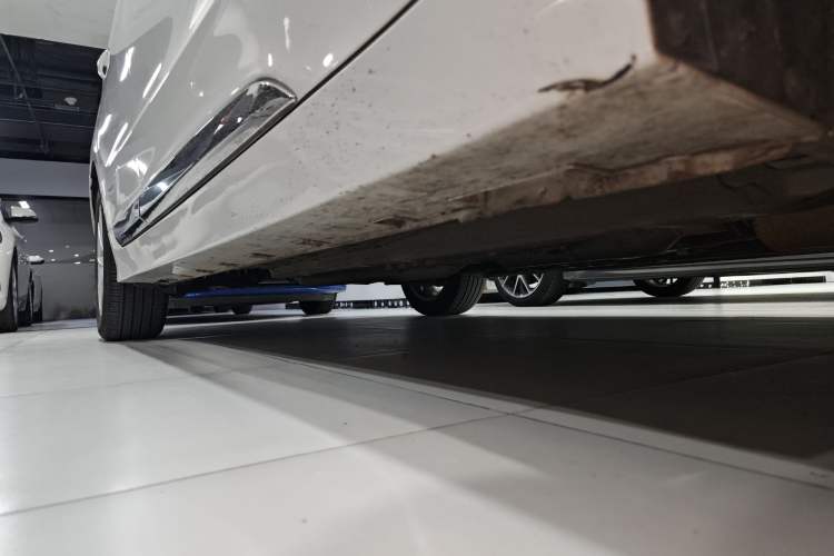 Used Geely Auto Emgrand GT 2020 Revised 1.8T Navigation Edition Right Side Sill