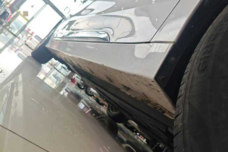 Used Geely Auto Emgrand GT 2020 1.5T MHEV Yaoxiang Edition Right Side Sill