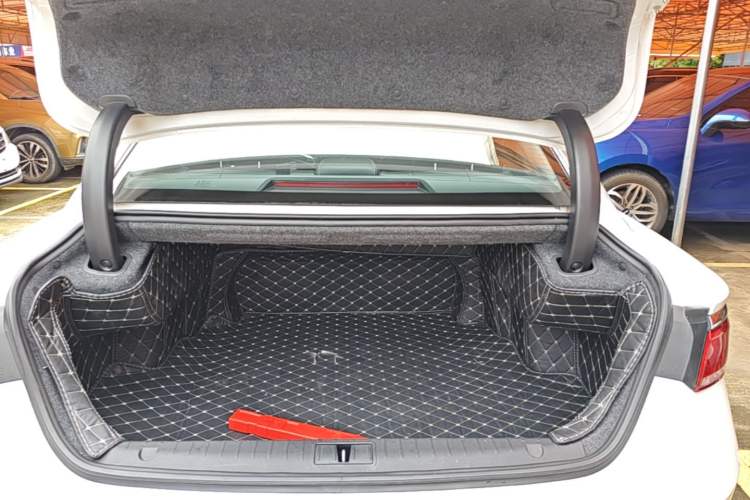 Used Geely Auto Emgrand GT 2020 Revised 1.8T Navigation Edition Trunk