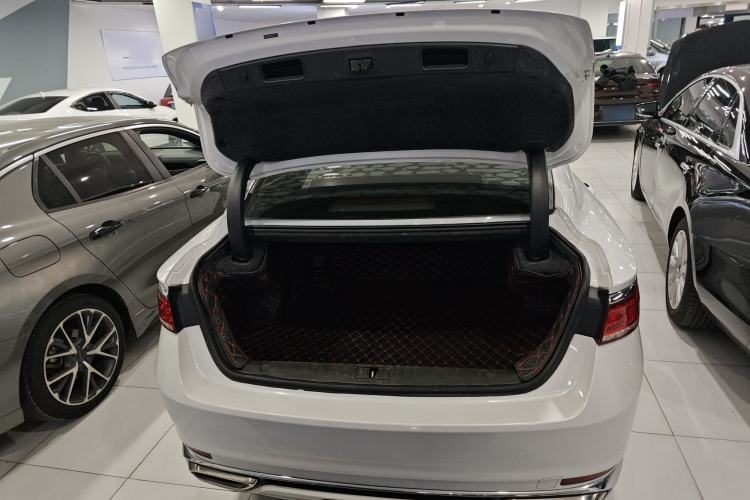 Used Geely Auto Emgrand GT 2020 Revised 1.8T Navigation Edition Trunk