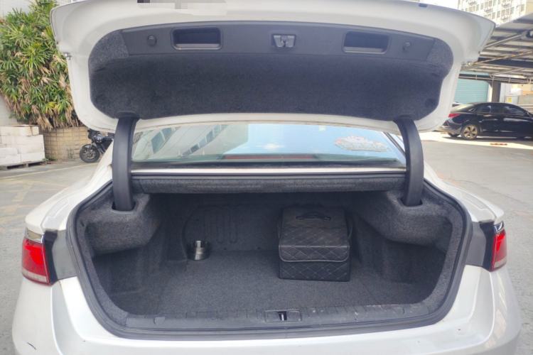 Used Geely Auto Emgrand GT 2020 Revised 1.8T Navigation Edition Trunk